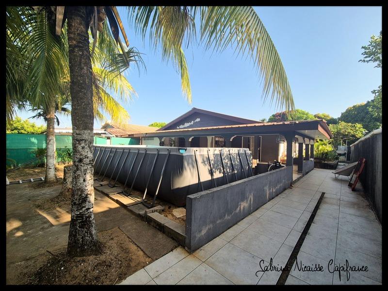 Maison - 195 m² - 8 pièces