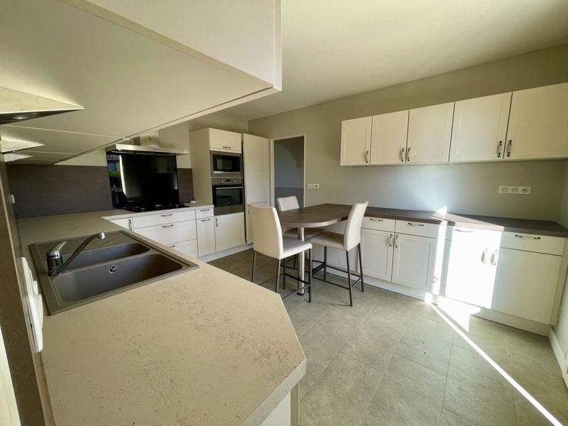 Maison - 210 m² - 7 pièces