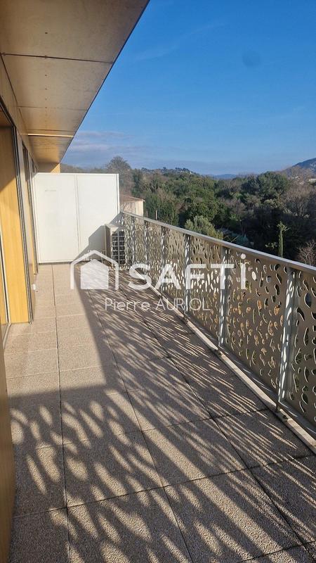 Appartement - 94 m² - 4 pièces