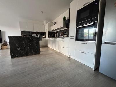 Appartement - 84 m² - 4 pièces