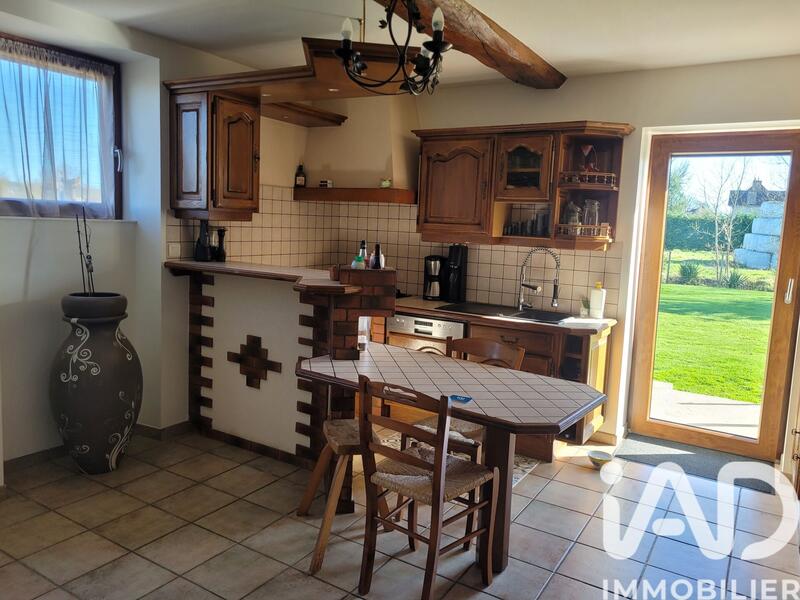 Maison - 216 m² - 7 pièces