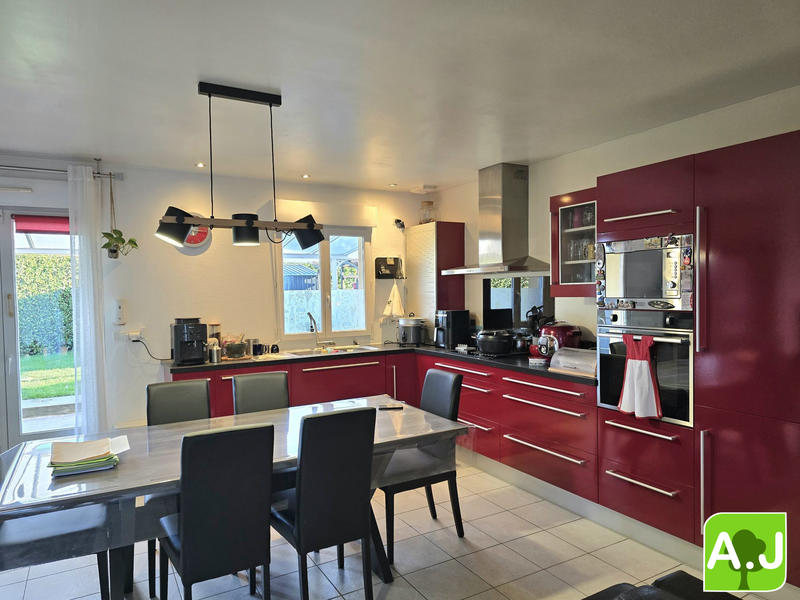 Maison - 87 m² - 5 pièces