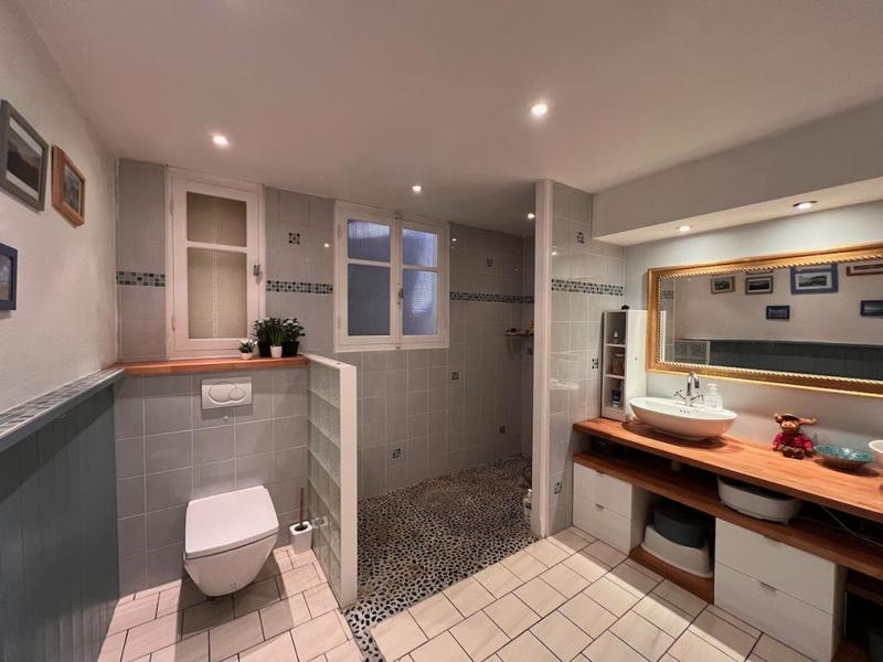 Maison en pierre - 204 m² - 6 pièces