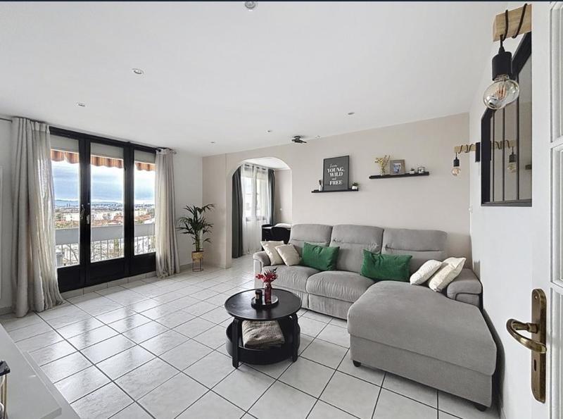 Appartement - 76 m² - 4 pièces