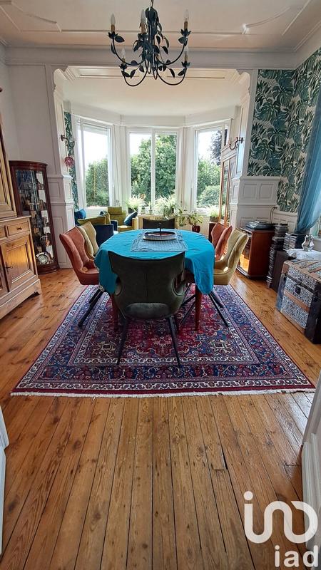 Maison - 197 m² - 10 pièces