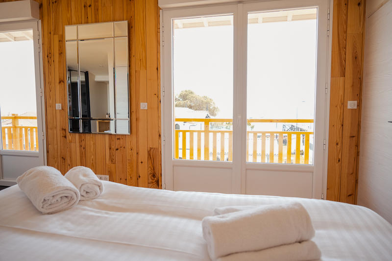 Maison - 240 m² - 10 pièces