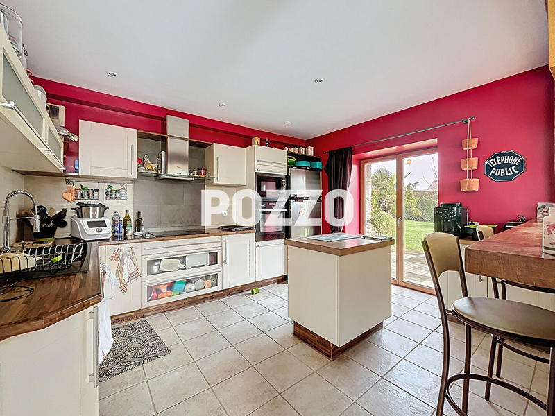 Maison - 202 m² - 6 pièces