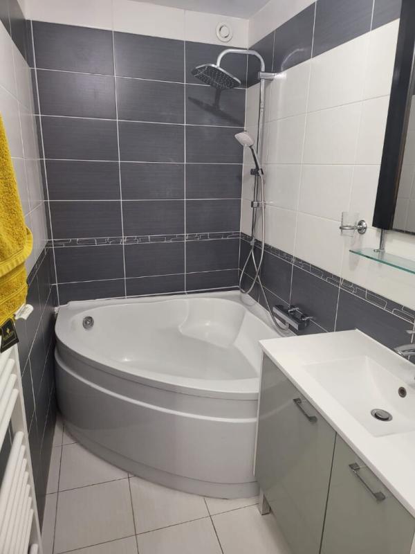 Maison - 224 m² - 8 pièces