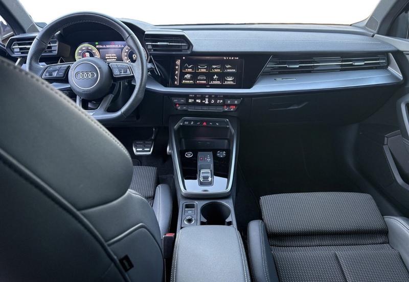 Audi A3 sportback 45 TFSIe 245 s-Line Hybride Rechargeable / Matrix Led Volant Méplat Caméra de Recul Régulateur Distance Keyless