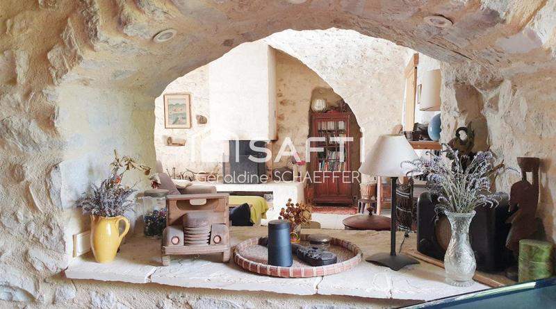 Maison - 240 m² - 7 pièces