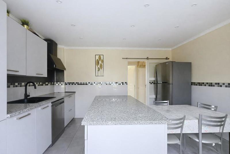 Maison - 165 m² - 7 pièces