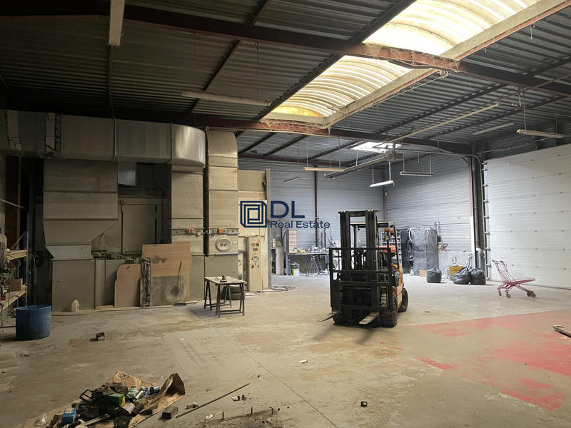 Entrepôt - 700 m²