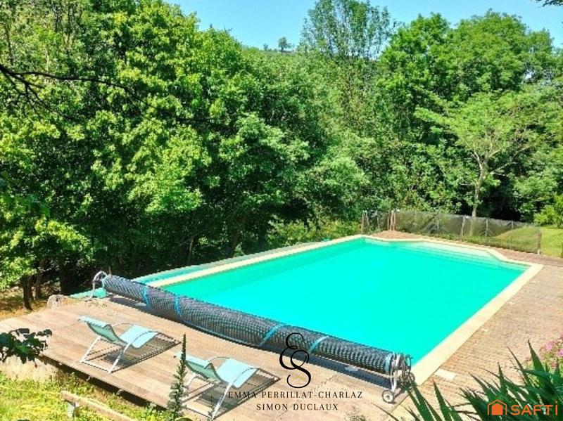 Maison - 244 m² - 8 pièces