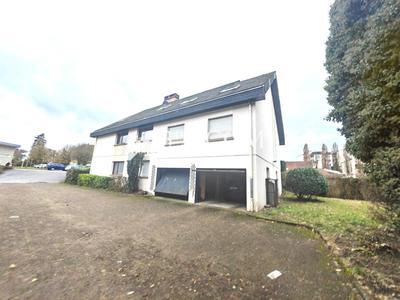 Maison - 293 m² - 12 pièces