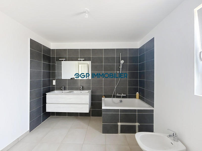 Villa - 107 m² - 4 pièces