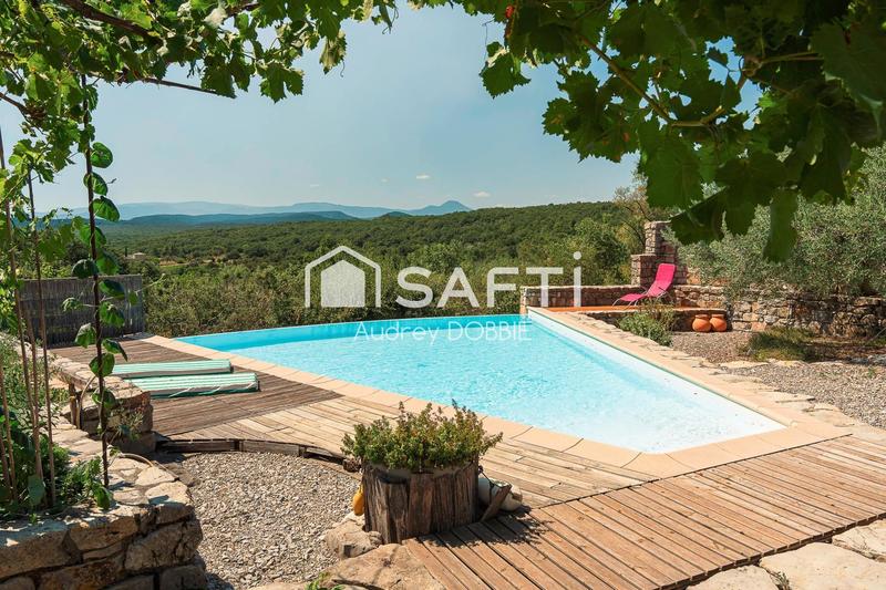 Maison - 228 m² - 8 pièces