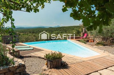 Maison - 228 m² - 8 pièces