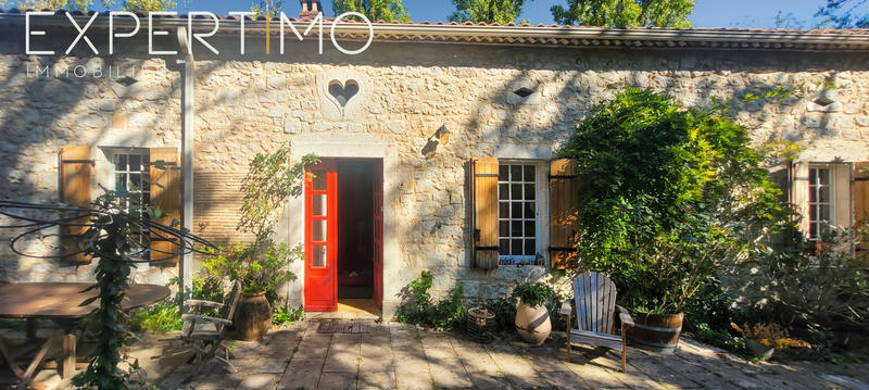 Maison - 250 m² - 7 pièces