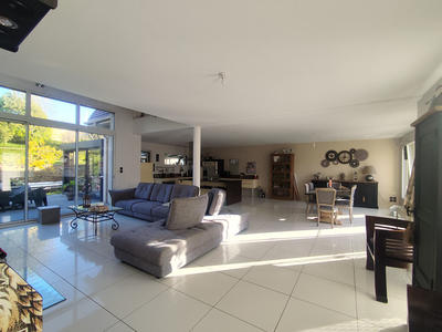 Maison - 200 m² - 5 pièces