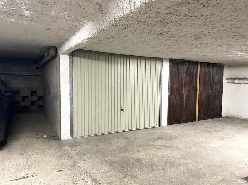Parking / Garage - 14 m²