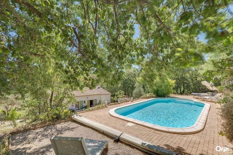 Maison - 246 m² - 7 pièces