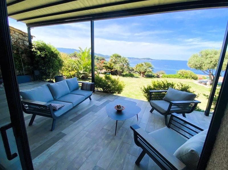 Maison - 220 m² - 6 pièces