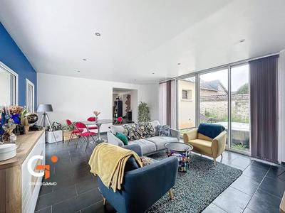 Maison - 253 m² - 8 pièces