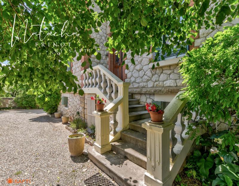 Maison - 177 m² - 7 pièces