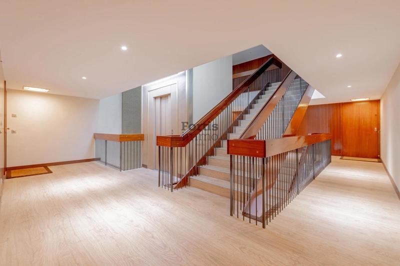 Appartement - 161 m² - 6 pièces