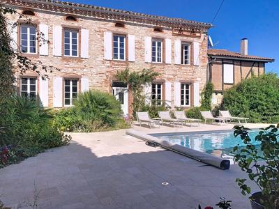 Maison ancienne - 532 m² - 11 pièces