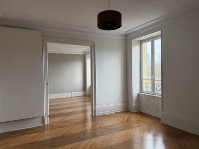 Appartement - 114 m² - 7 pièces