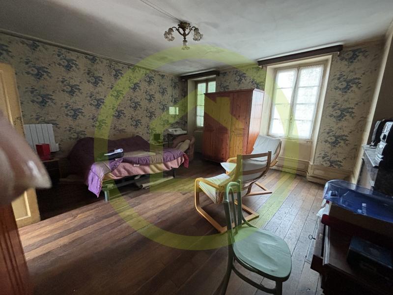 Maison - 216 m² - 8 pièces