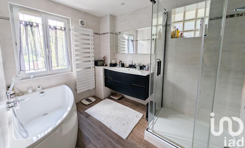 Maison - 100 m² - 6 pièces