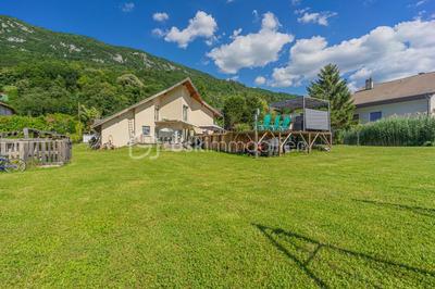 Maison traditionnelle - 156 m² - 5 pièces