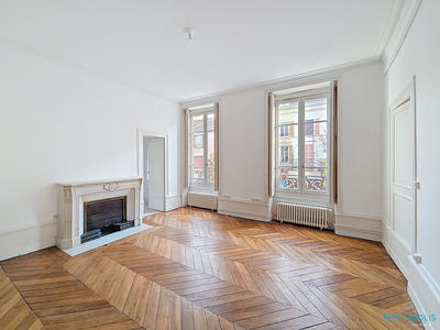 Appartement - 225 m² - 6 pièces