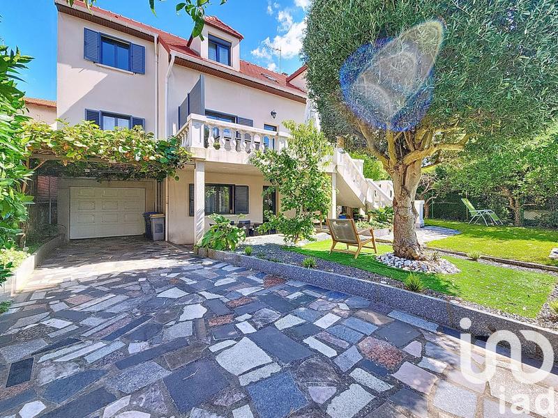 Maison - 175 m² - 7 pièces