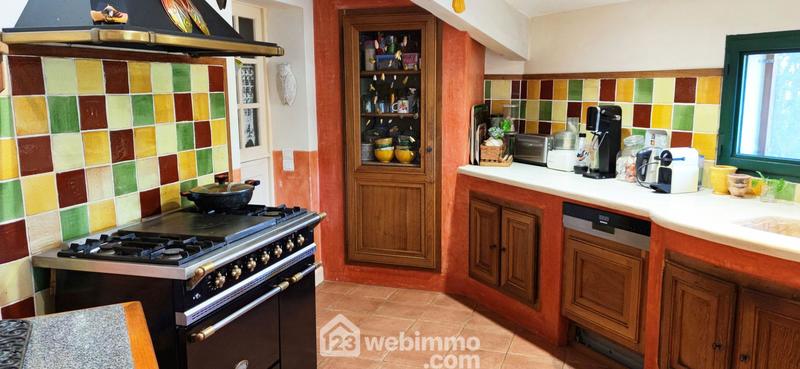 Maison - 240 m² - 7 pièces