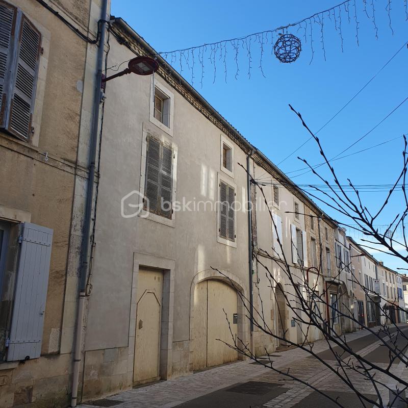 Maison de ville - 195 m² - 1 pièce