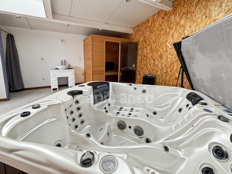 Maison - 154 m² - 7 pièces