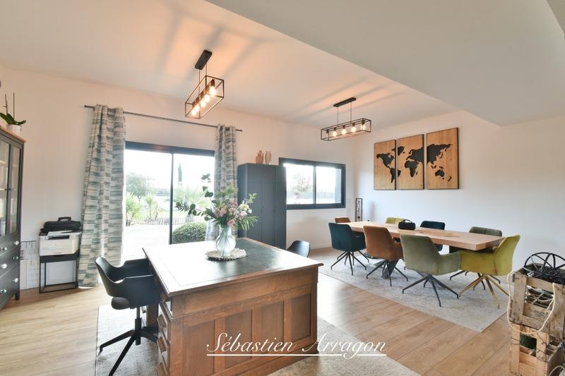 Maison - 205 m² - 6 pièces