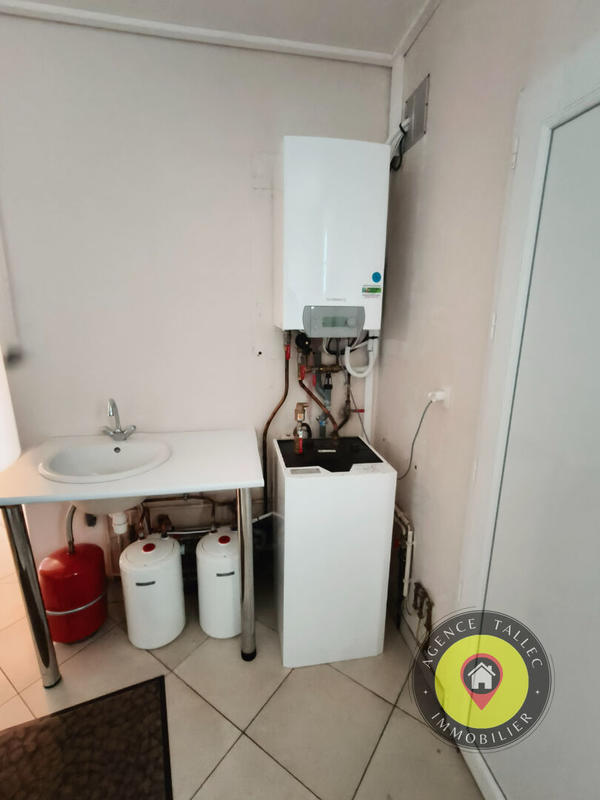 Local d'activité / Entrepôt - 118 m²