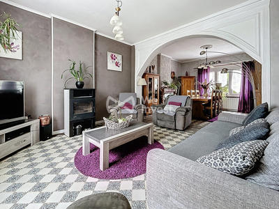 Maison - 204 m² - 7 pièces