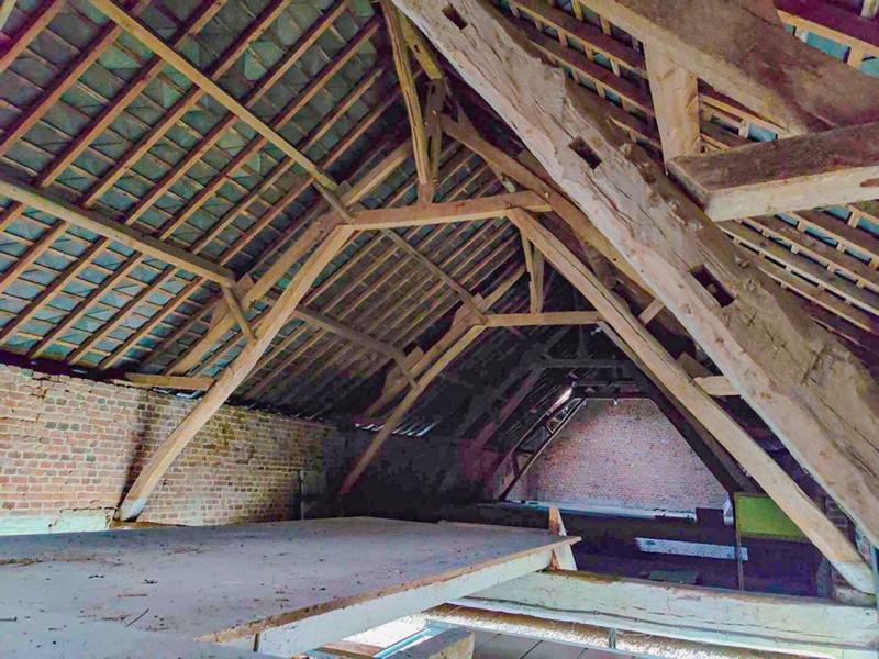 Maison - 250 m² - 2 pièces