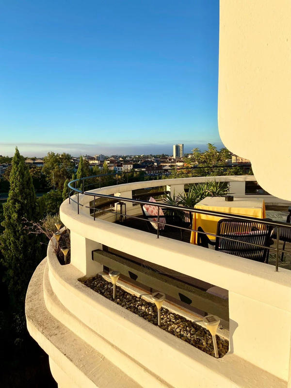 Maison - 380 m² - 10 pièces