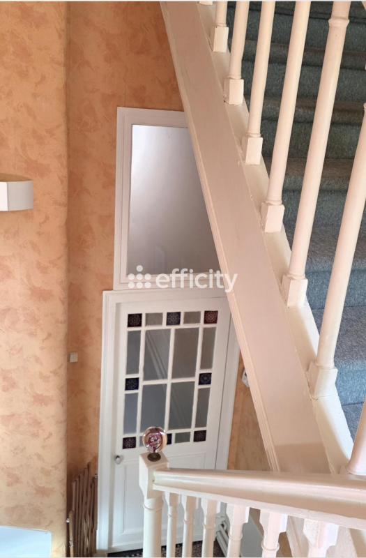 Maison - 212 m² - 9 pièces