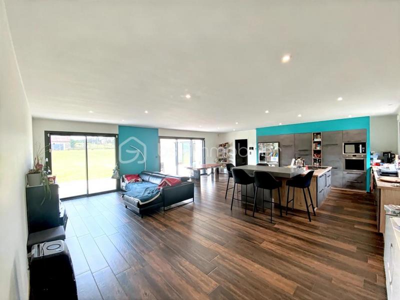 Villa - 244 m² - 6 pièces