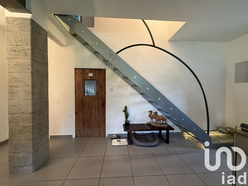 Maison - 245 m² - 8 pièces