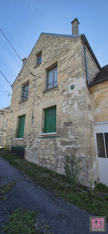 Maison traditionnelle - 190 m² - 8 pièces