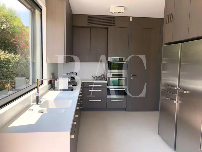 Villa - 250 m² - 7 pièces