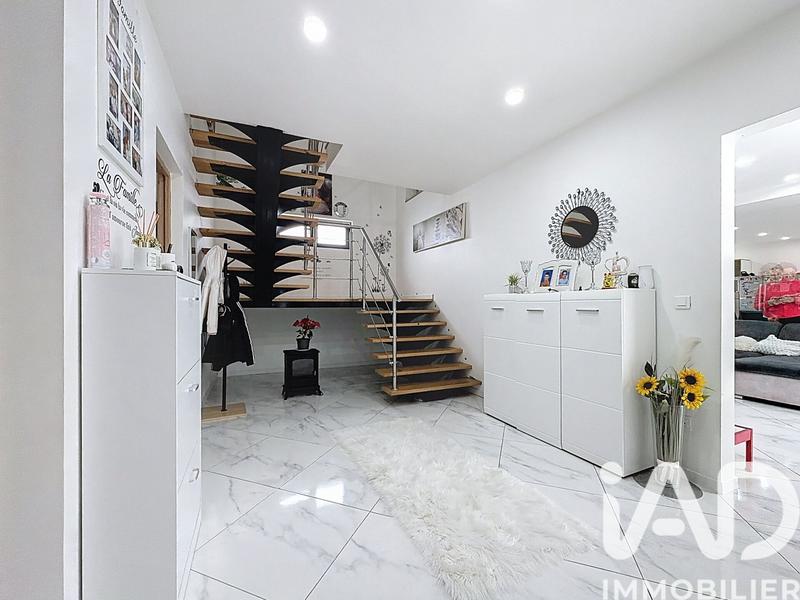 Maison - 180 m² - 6 pièces